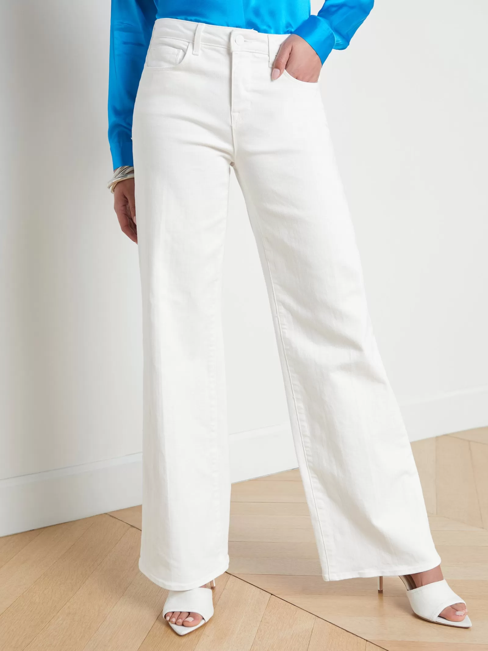 L'AGENCE Alicent Wide-Leg Jean< Nouveau Whites | Back in Stock