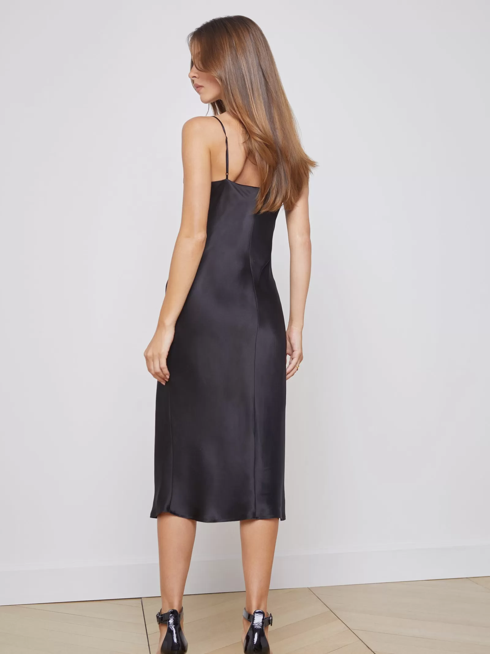 L'AGENCE Jodie Silk Slip Dress< All Things Black | Essentials