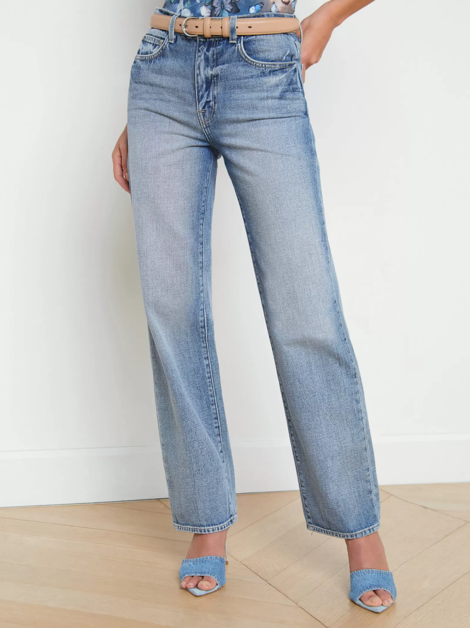 L'AGENCE Jones Ultra High-Rise Stovepipe Jean< Straight | Aged Denim