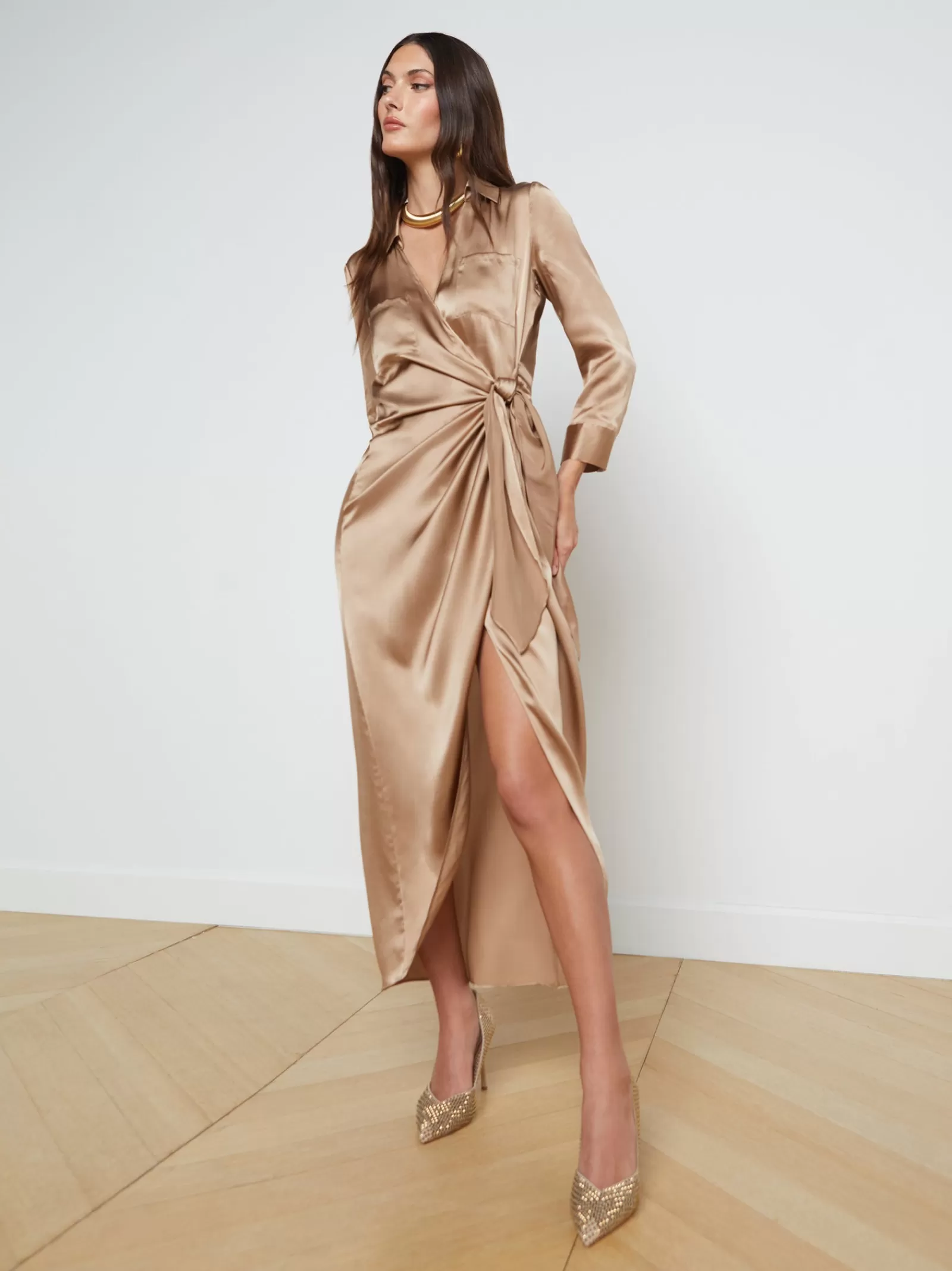 L'AGENCE Kadi Silk Wrap Dress< Resort Collection | Maternity