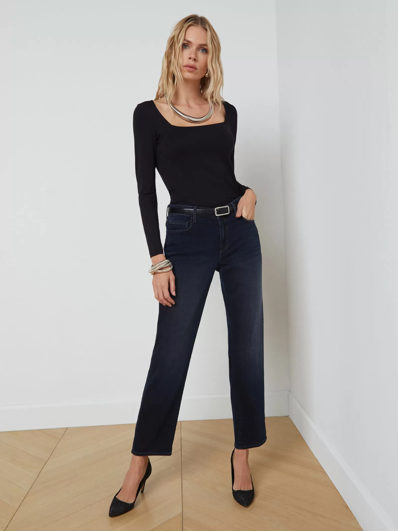 L'AGENCE Kinley Top< All Things Black | Blouses & Tops