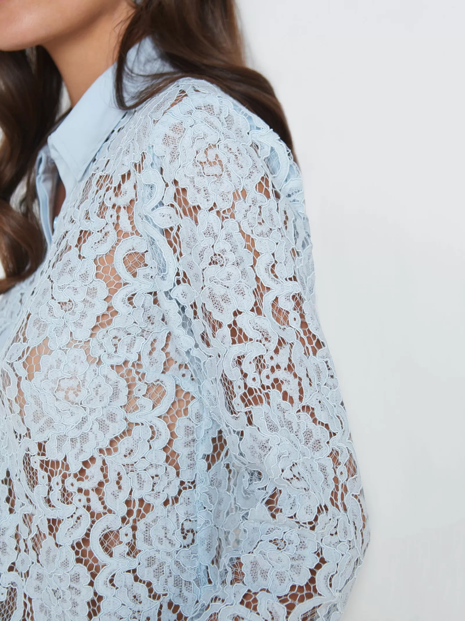 L'AGENCE Maia Floral Lace Blouse< Spring '24 Catalog | Spring Collection