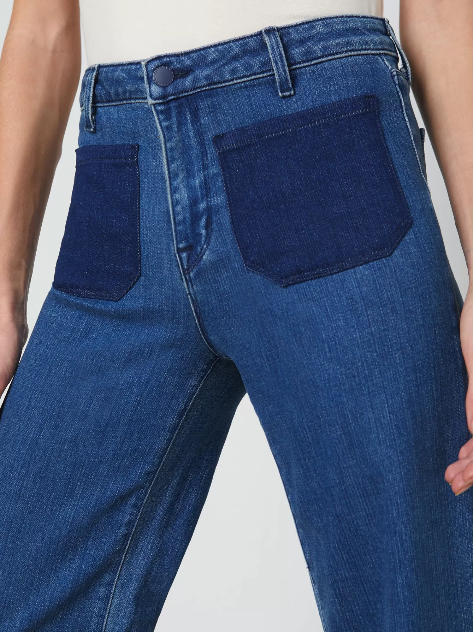 L'AGENCE Nolan Patch Pocket Jean< Spring Collection