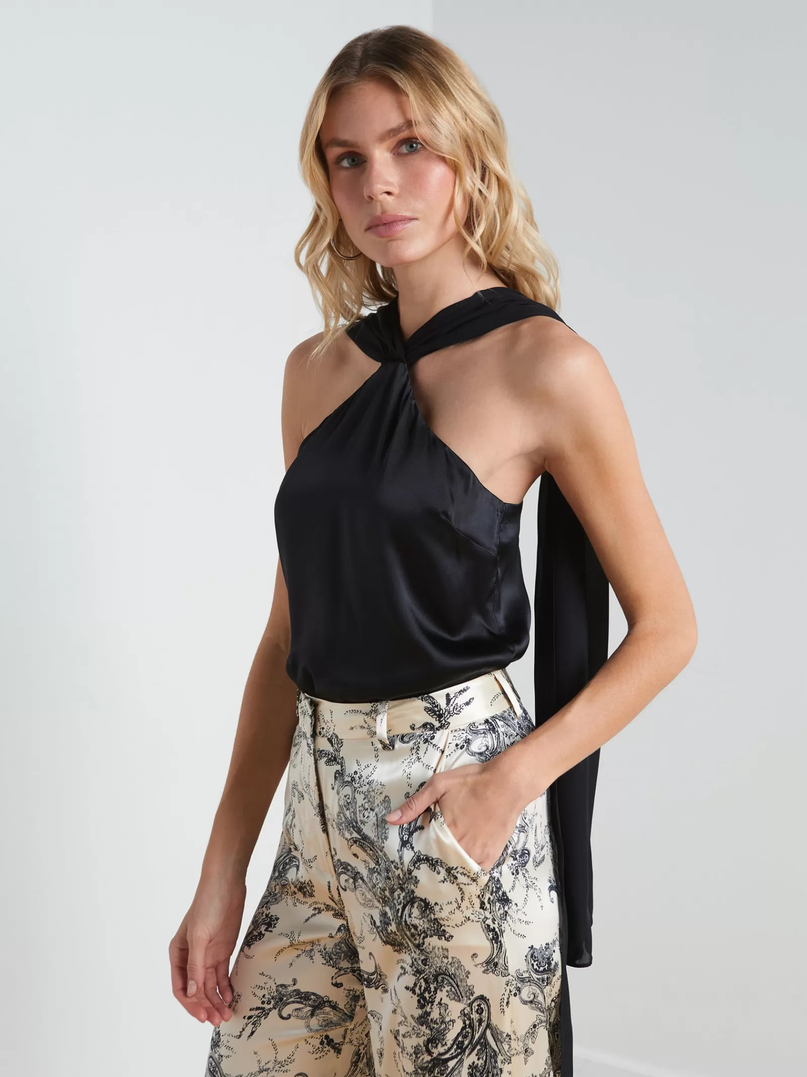 L'AGENCE Riviera Silk Halter Top< All Things Black | Spring Collection