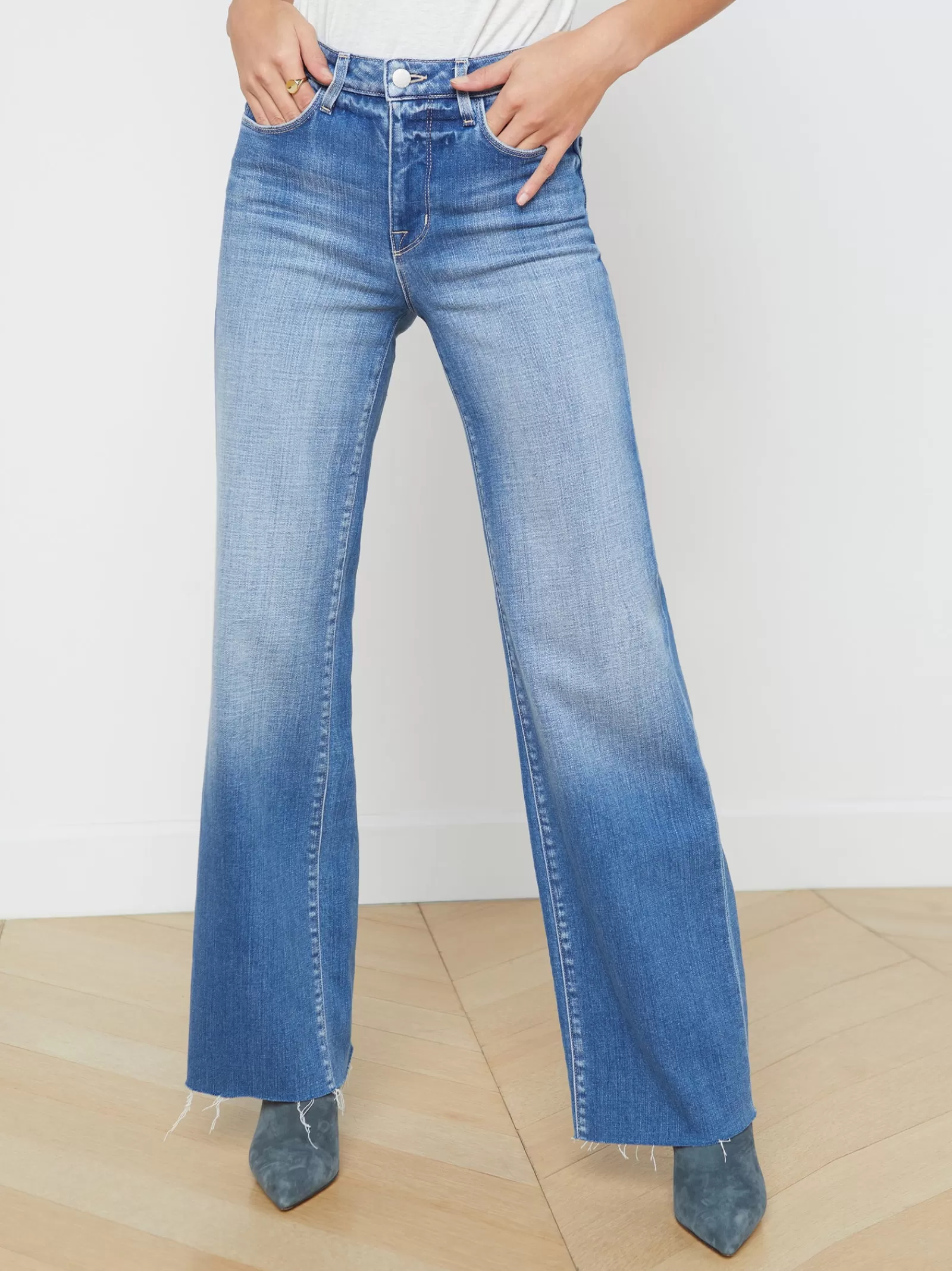 L'AGENCE Scottie Wide-Leg Jean< Back in Stock | Resort Collection